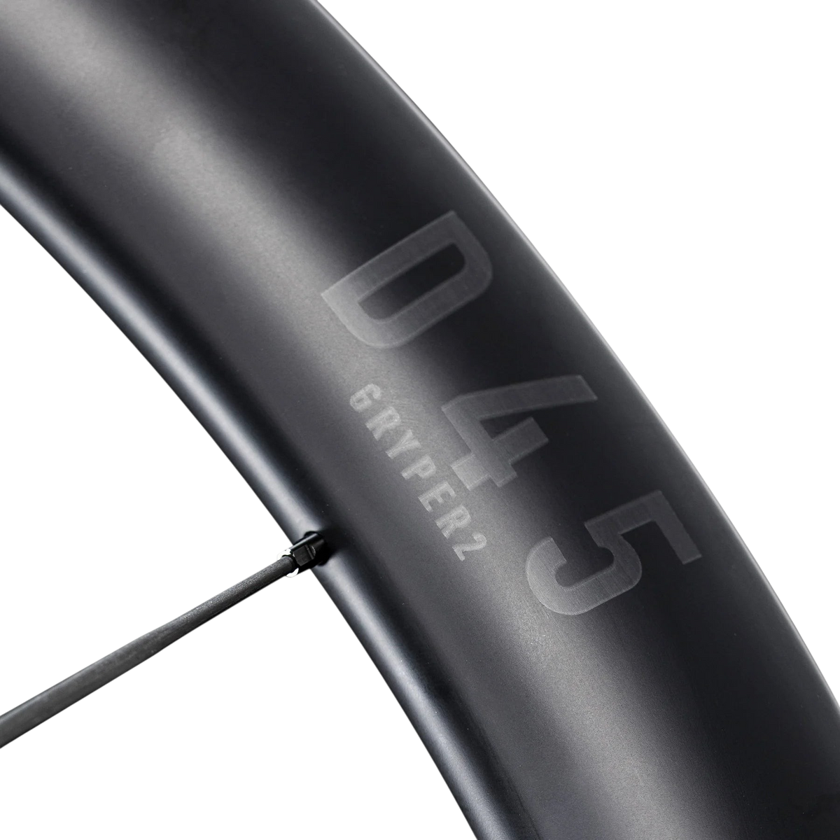 NorVelo Lún Gryper 2 carbon gravel bike wheel with 45mm rim depth and matte black finish