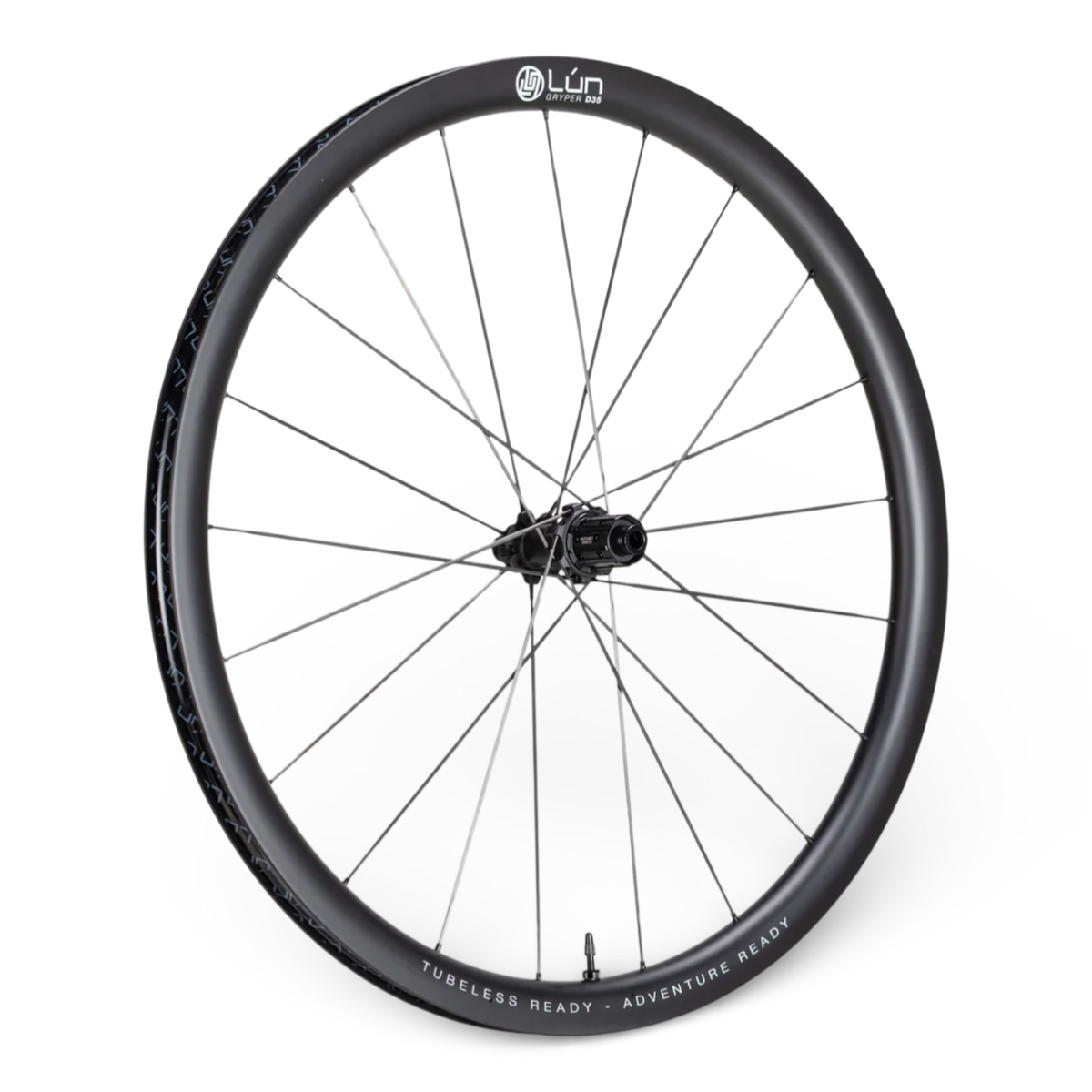 NorVelo Lún Gryper 45mm carbon gravel bike wheel with tubeless ready rim and carbon spokes on a white background