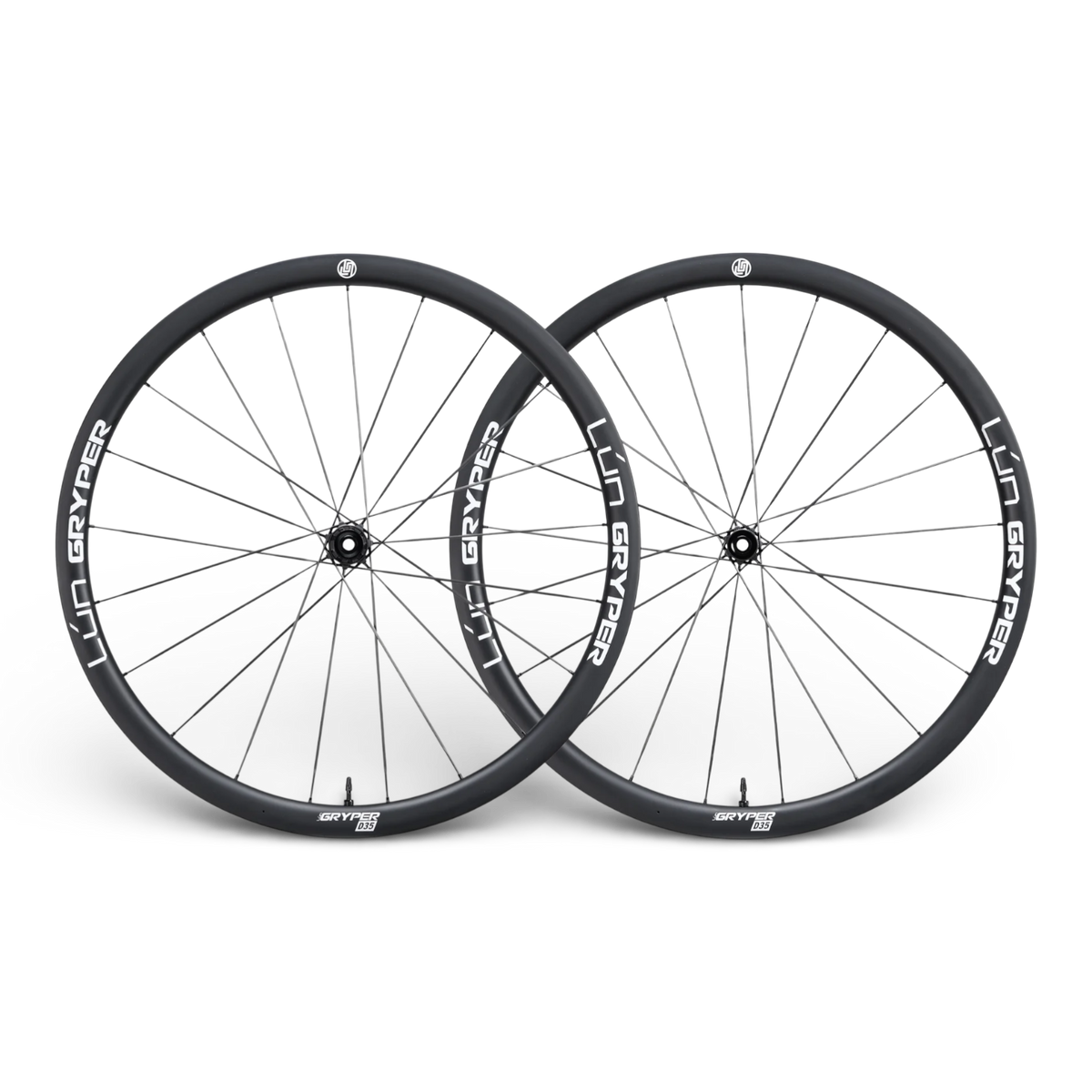 NorVelo Lún Gryper 45mm carbon gravel wheelset with black rims and carbon spokes on a white background
