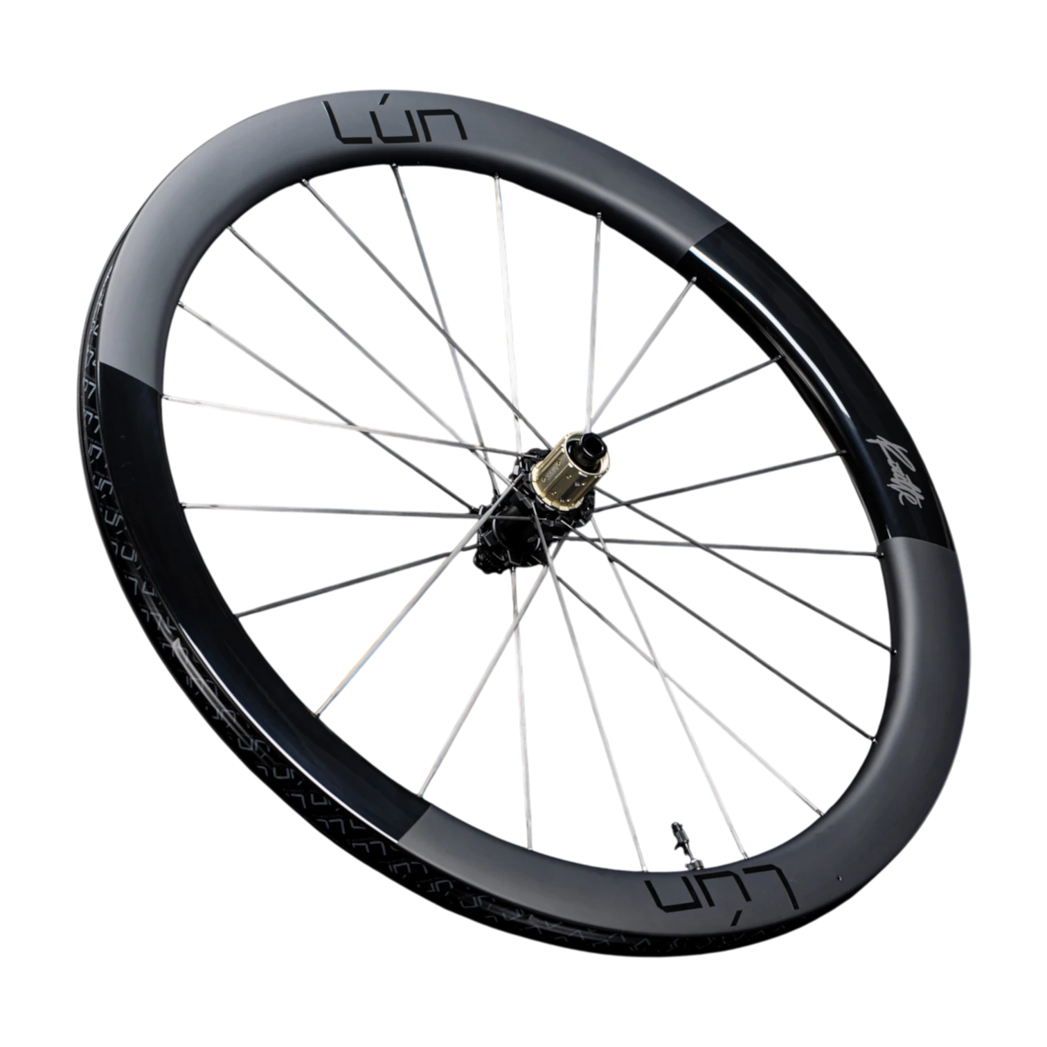 NorVelo Lún Route 3 carbon road bike wheel with 50mm deep rim profile and aerodynamic carbon spokes